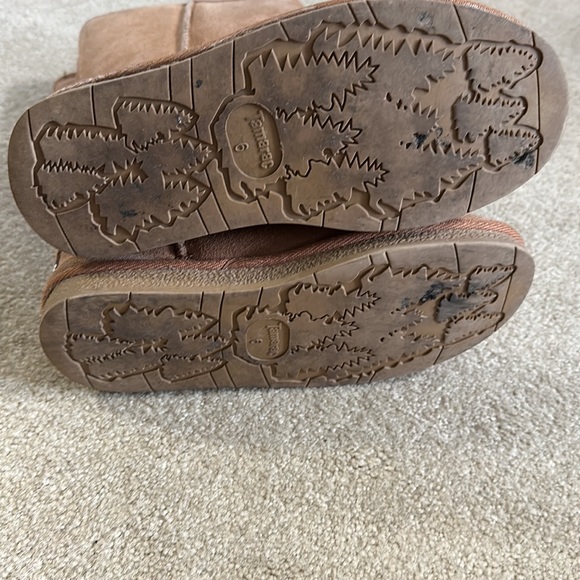 Tamarac tan lined boots - Picture 5 of 5